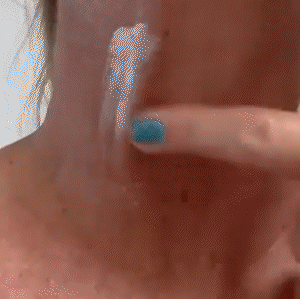 Wyprodukowano w USA - Sztyft Ujędrniający Z Botoksem I Jadem Pszczelim